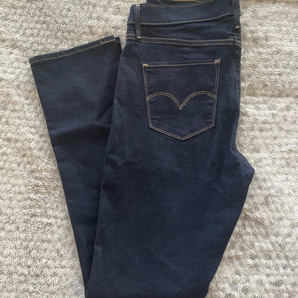 LEVI’S JEANS! ⭐️ - Picture 4 of 4